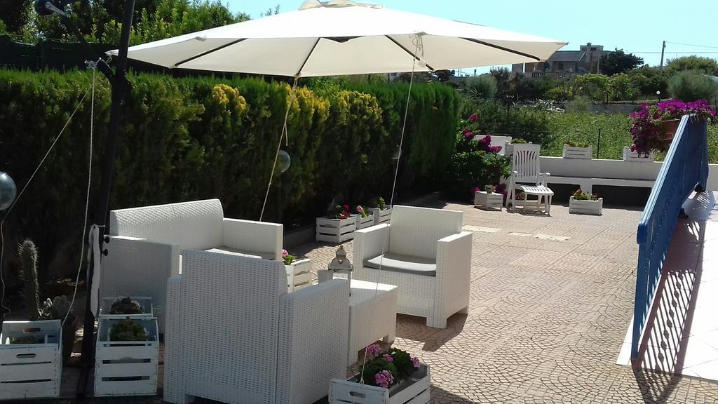 La Caletta Bed And Breakfast Torre Santa Sabina Exterior foto